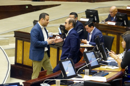 En la primera sesión, el Pleno de la Asamblea Nacional rechazó dos nombres propuestos por el PSC.