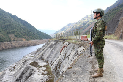 Un militar custodia Mazar en semanas pasadas.