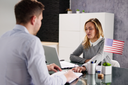 Referencial. Estados Unidos permite a sus residentes permanentes salir del país.
