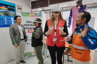 Con gafas 2D los ciudadanos conocen los diferentes riesgos.