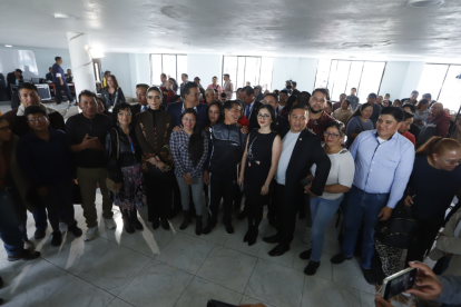 Jhajaira Urresta y sus coidearios de la RC, Jhajaira Urresta y Franklin Samaniego, en Turubamba, sur de Quito.