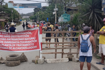 Los comuneros salieron a reclamar en las calles de Montañita