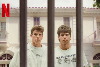 La historia de los hermanos Menéndes llama tanto la atención que, además de la serie y varios documentales, ahora hay un pódcast con entrevistas a los protagonistas.