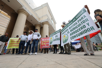 Medida. El plantón de los productores de arroz del pasado martes.