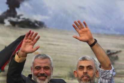 Ismail Haniya (i), y Yahya Sinwar (d), en una foto de archivo.
