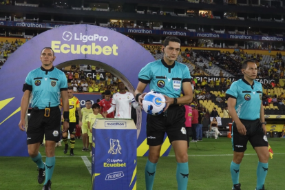 Yerson Zambrano (c) es el designado para el Clásico del Astillero 2024