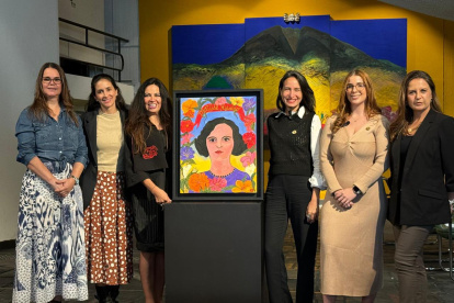 El retrato de Matilde Hidalgo entregado a la OEA.