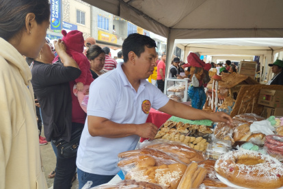 Los panificadores de Cadeate cada año muestran su creatividad en el denominado Festival del pan que realiza la comuna