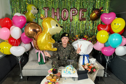 J- hope culminó el servicio militar después de 18 meses.