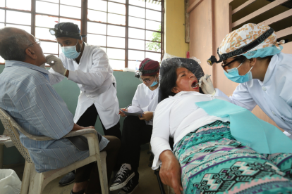 Referencial. Profesionales del área de la salud dependen de la aprobación de un examen para iniciar su año de "la rural".