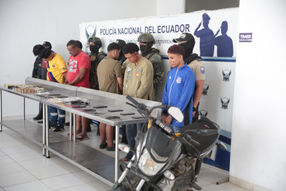 Detienen a cinco personas sospechosas de la masacre en Durán.