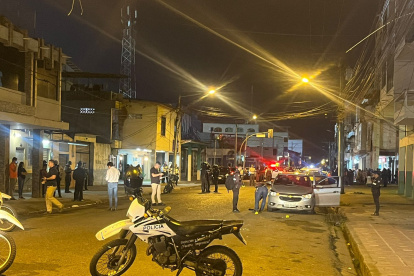 Indagación. En la escena del delito se encontraron casquillos y armas.