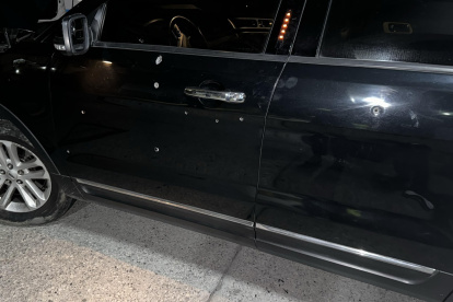 El candidato presidencial, Jimmy Jairala, compartió imágenes de cómo quedó su vehículo luego del ataque.