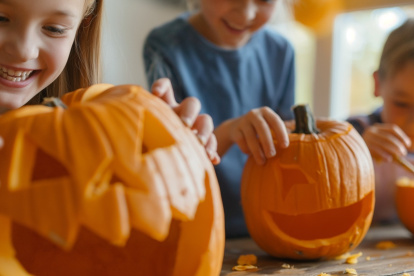 Calabazas. Son figuras que se arman en familia.