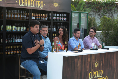 Peter Zavala, José Luis González, Giovanna Andrade, Vinicio Moya y José Nájera.