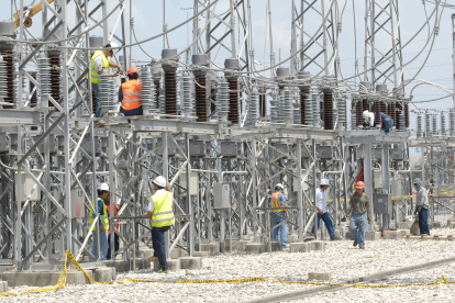 Para los expertos, que la próxima ley eléctrica no contenga garantía de pago, poco va a servir para incrementar la inversión privada.