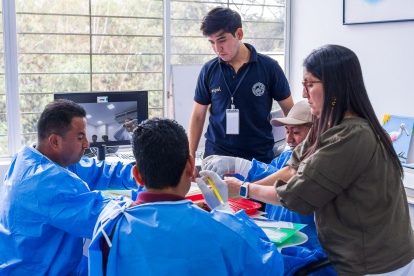Los comuneros de Puerto Roma adquirieron aprendizaje en el uso de microscopios, instrumentos para estudios de georreferenciación, entre otros temas.