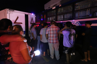 El levantamiento del cadáver se realizó casi tres horas después del accidente en la avenida Domingo Comín, sur de Guayaquil.