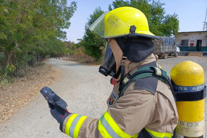 na aparente fuga de químicos, en una empresa ubicada en el Km. 43 de la vía a la Costa