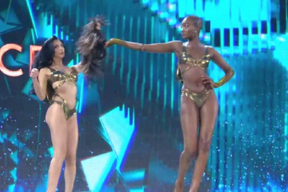 Safiétou Kabengele durante su paso por la pasarela del Miss Grand 2024.