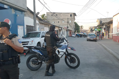 Policías acudieron al sector, para investigar el caso.