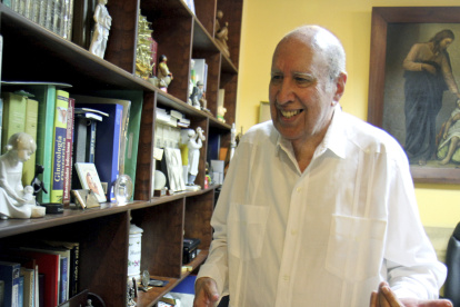 GINECÓLOGO - OBSTETRA, EN LA CLINICA KENNEDY LABORA HACE 34 AÑOS.