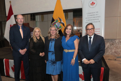 Stephen Potter, Nery Merejildo, Mary Fisk Ridder, Aránzazu de Maldonado y Gabriel Rovayo.