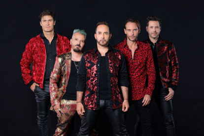 Mercurio lanzó su primer disco en 1995.