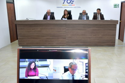 El Pleno del Tribunal Contencioso Electoral (TCE) durante una sesión.