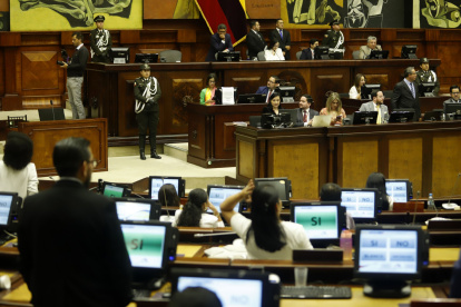 30 asambleístas de la bancada de Acción Democrática Nacional votaron en contra del juicio político de la ministra Palencia; uno se abstuvo.