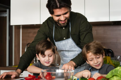 Estudios revelan que el 40% de los hombres de entre 18 y 34 años cocinan al menos una vez por semana.