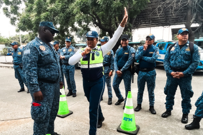 Agentes metropolitanos son capacitados por la ATM.