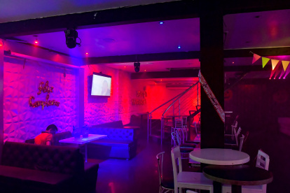 Zona Rosa. Una de las zonas más coloridas en la noche, actualmente se encuentra sin visitantes por los cortes de luz.