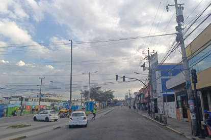 Los agentes dirigirán el tránsito en las intersecciones en donde los semáforos dejen de funcionar por los apagones.