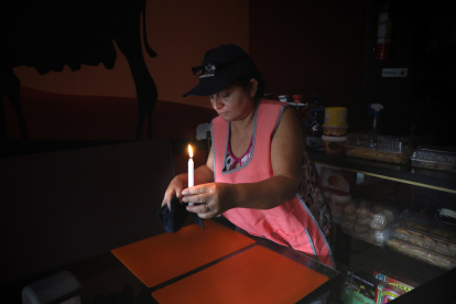 Comercio.  La crisis energética que ha generado 14 horas de cortes de luz afecta las ventas de los negocios.