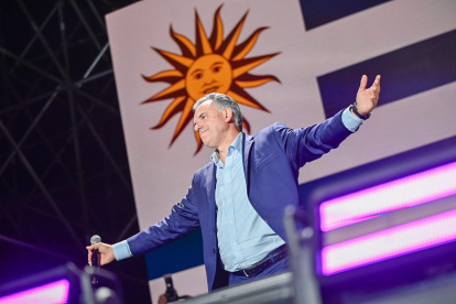 Dato. Yamandú Orsi, el candidato más votado en las elecciones de Uruguay se enfrentará a Álvaro Delgado en la segunda vuelta electoral para disputar la presidencia de ese país.