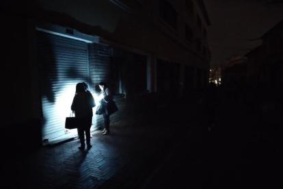 La producción de la Hidroeléctrica Coca Codo Sinclair reduce los horarios de cortes de luz.