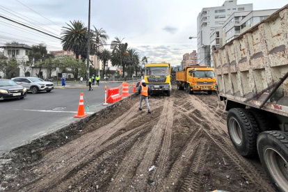 Se trabaja en los cruces de la av. Colón y Francisco de Orellana, en el norte de Quito.