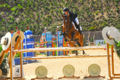 Jóvenes jinetes y amazonas sudamericanas se dieron cita en Quito.