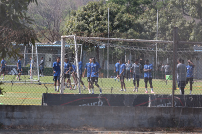 Emelec todavía debe pelear por no descender esta temporada.