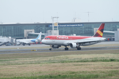 La aerolínea tenía planificado inaugurar la ruta Guayaquil-Buenos Aires