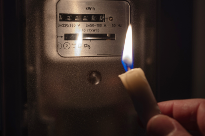 Los racionamientos de energía eléctrica en la urbe porteña siguen durante el asueto.