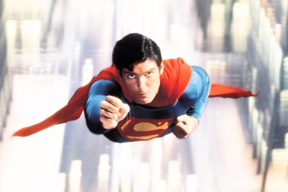 Christopher Reeve como Superman.