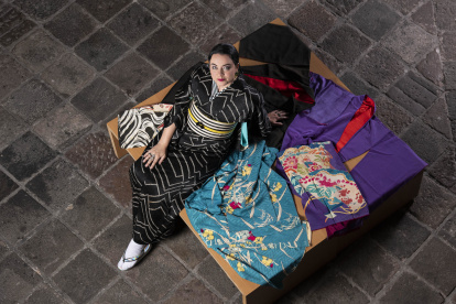 La diseñadora cuenta con 115 kimonos en su extensa colección.