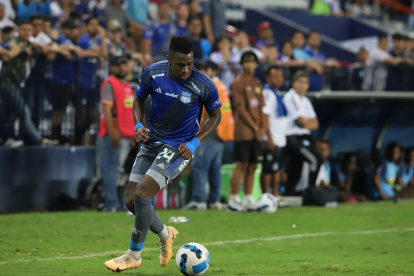 Emelec le debe $ 157.000 a Bryan Carabalí.