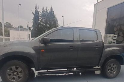 Entre los indicios se encontró un vehículo y tres armas de fuego.