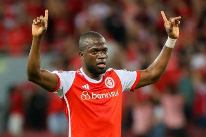 Enner Valencia y su celebración tras marcar el gol del empate del Inter.