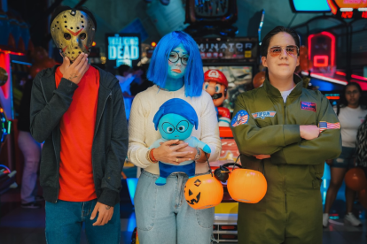 Marcela Aguiñaga se disfrazó de Tristeza.