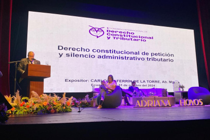 Foro. En el Teatro Sánchez Aguilar se desarrolló  el Congreso Internacional de Derecho Constitucional y Tributario.