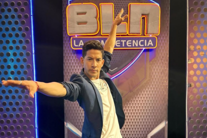 El concursante de BLN, Bismark Apolinario, sufrió un accidente con su carro.